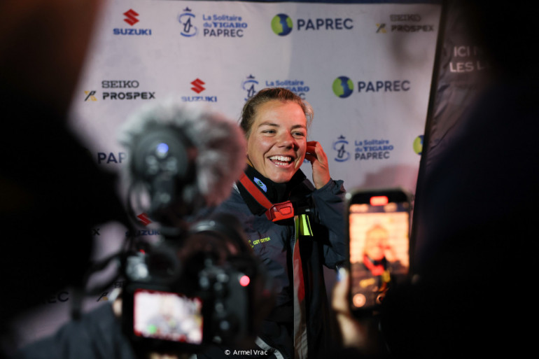 Solitaire du Figaro 2025 – Charlotte Yven entre dans l’Histoire